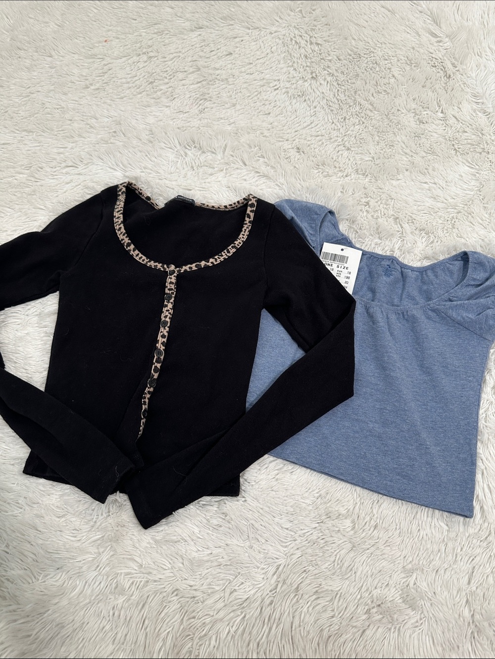 🎾 Brandy Melville Shirts